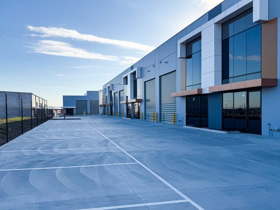 9 Medley Drive Cranbourne North VIC 3977 - Image 3