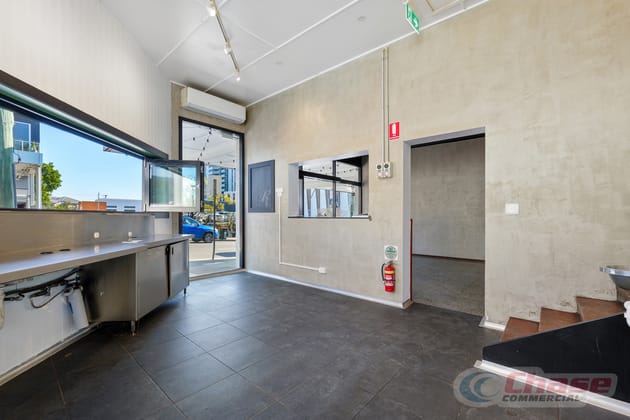 2/188 Cavendish Road Coorparoo QLD 4151 - Image 5
