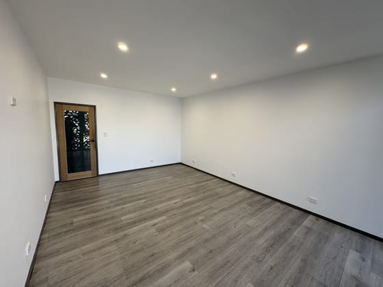 9/6-8 Geo Hawkins Crescent Corbould Park QLD 4551 - Image 4