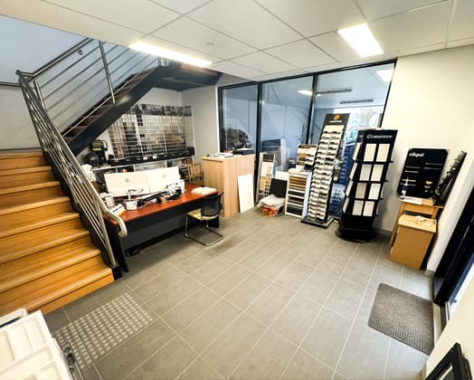 2/21 Whitfield Boulevard Cranbourne West VIC 3977 - Image 2