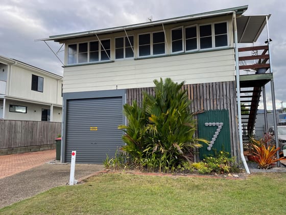 7 Palm Avenue Parramatta Park QLD 4870 - Image 1
