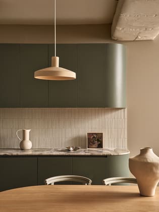 Click to view all images 4 Mort Street City ACT 2601 - Image 5