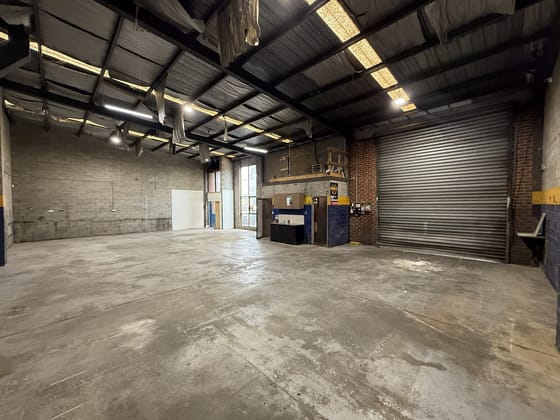 Click to view all images 2/42 Brooklyn Avenue Dandenong VIC 3175 - Image 2