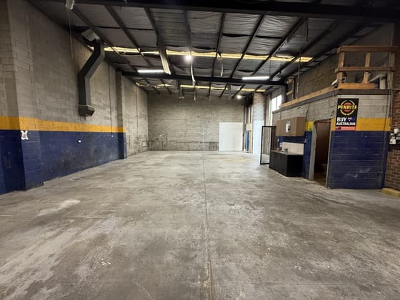 Click to view all images 2/42 Brooklyn Avenue Dandenong VIC 3175 - Image 3