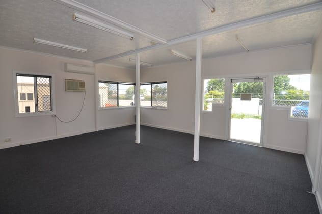 1/251 Ingham Road Garbutt QLD 4814 - Image 4