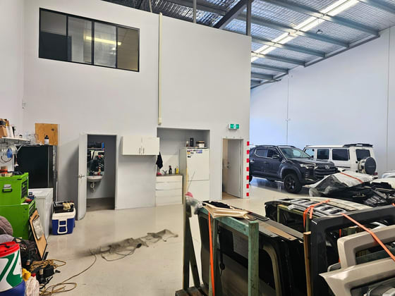 5/8 Distribution Court Arundel QLD 4214 - Image 4