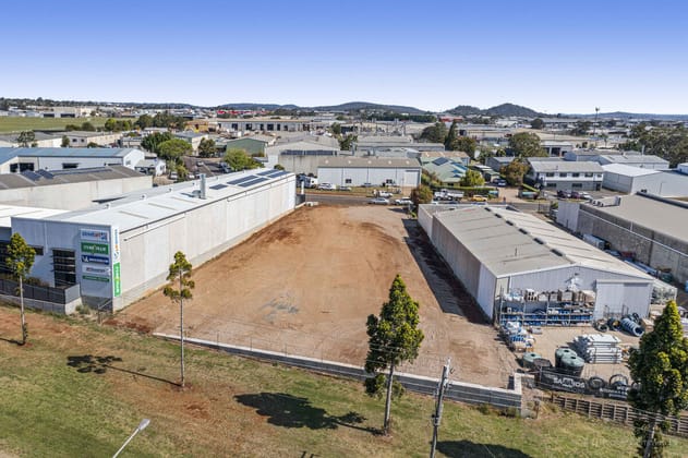 11 Freighter Avenue Wilsonton QLD 4350 - Image 4