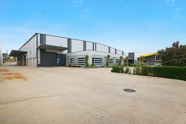 Click to view all images 65 Bushland Ridge Bibra Lake WA 6163 - Image 2