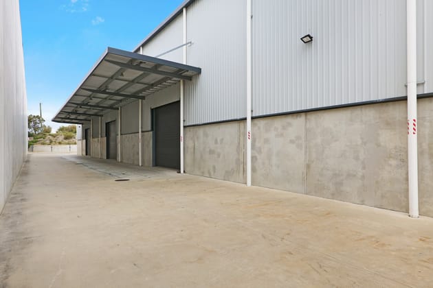 Click to view all images 65 Bushland Ridge Bibra Lake WA 6163 - Image 4