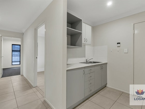 15 Vanessa Boulevard Springwood QLD 4127 - Image 5