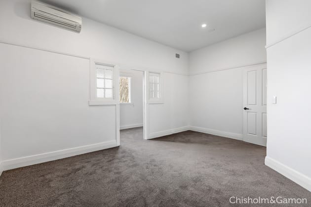 1st Floor/63 Glen Huntly Road Elwood VIC 3184 - Image 2