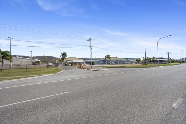 670-686 Ingham Road Mount Louisa QLD 4814 - Image 4