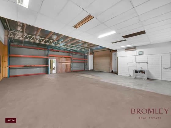 Click to view all images 5-7 Watland Sreet Springwood QLD 4127 - Image 2