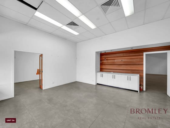 Click to view all images 5-7 Watland Sreet Springwood QLD 4127 - Image 4