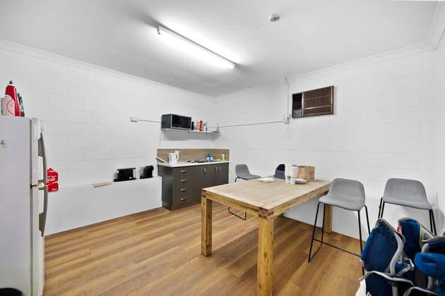 Click to view all images 18 Somer Street Hyde Park QLD 4812 - Image 4