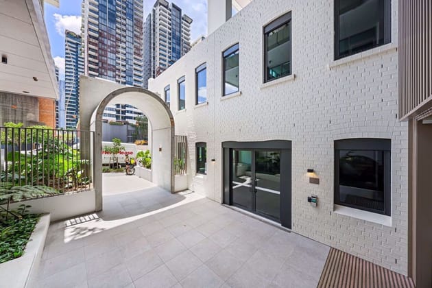 Click to view all images 17 Cordelia South Brisbane QLD 4101 - Image 5