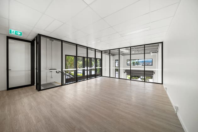 Click to view all images 17/49 Leda Drive Burleigh Heads QLD 4220 - Image 4