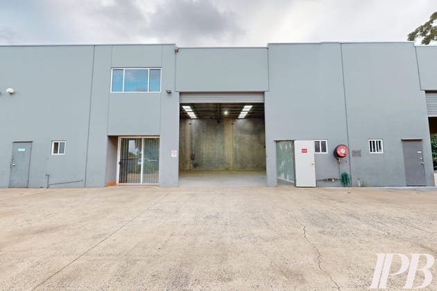 Click to view all images 2/45 Nealdon Drive Meadowbrook QLD 4131 - Image 3