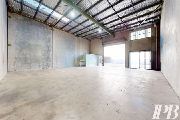 Click to view all images 2/45 Nealdon Drive Meadowbrook QLD 4131 - Image 5