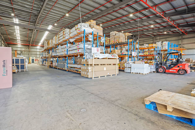 Click to view all images 45 Hume Drive Bundamba QLD 4304 - Image 3