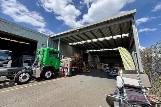 2/94 Boniface Street Archerfield QLD 4108 - Image 1