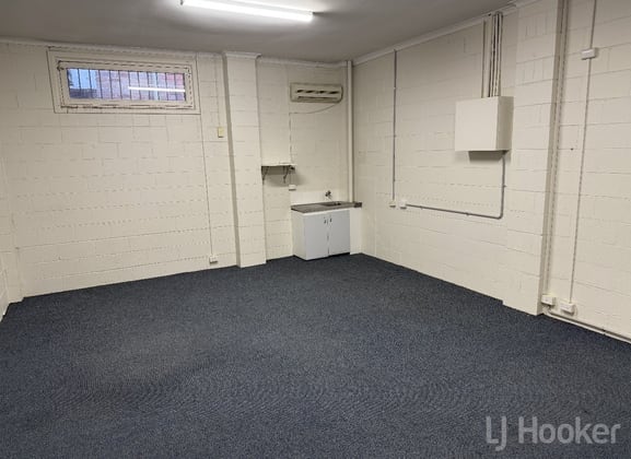 Click to view all images 72 Monaro Street Queanbeyan NSW 2620 - Image 3