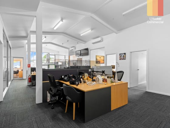 Click to view all images 6 Boulder Court Morphett Vale SA 5162 - Image 5