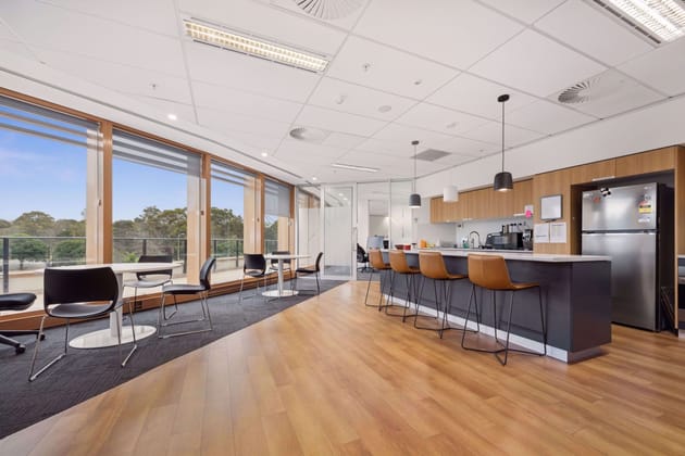 Click to view all images 44 Sydney Avenue Forrest ACT 2603 - Image 4