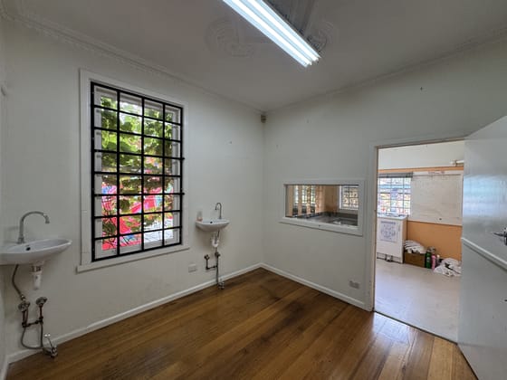 Click to view all images 132 Boronia Road Boronia VIC 3155 - Image 4