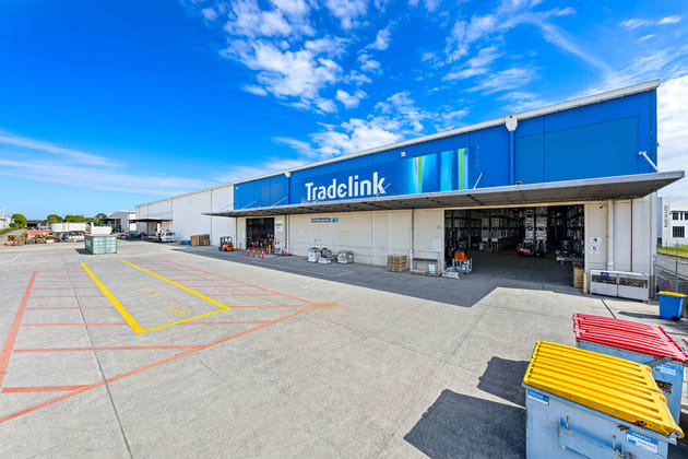 Click to view all images 1051 Nudgee Road Banyo QLD 4014 - Image 3