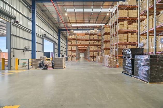 Click to view all images 56 Canterbury Road Braeside VIC 3195 - Image 4