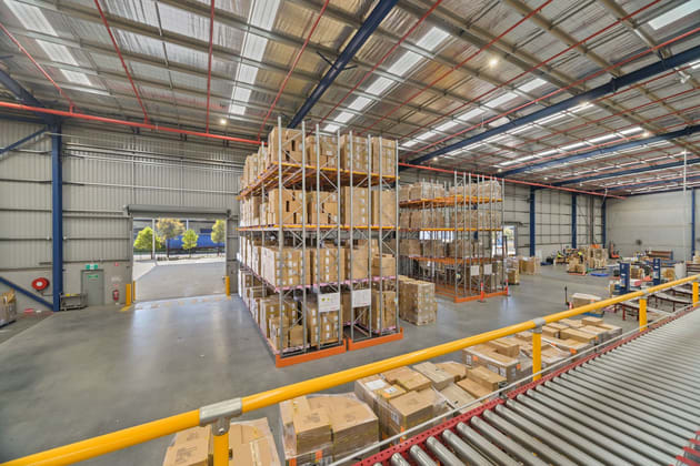 Click to view all images 56 Canterbury Road Braeside VIC 3195 - Image 5