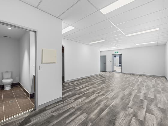 Click to view all images unit 10/99 Wongawallan Drive Yarrabilba QLD 4207 - Image 5