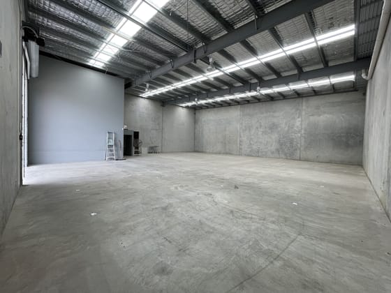 Click to view all images 2&3/12-16 Robart Court Narangba QLD 4504 - Image 5