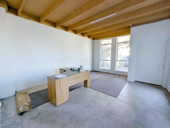 Click to view all images 27 Dingley Avenue Dandenong VIC 3175 - Image 4