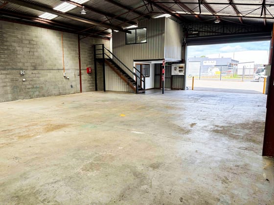 Click to view all images 2/27 Glendale Avenue Hastings VIC 3915 - Image 3