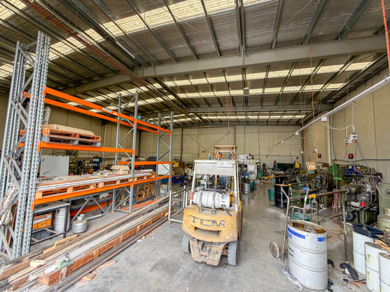 Click to view all images 1/8 Lakewood Boulevard Carrum Downs VIC 3201 - Image 4