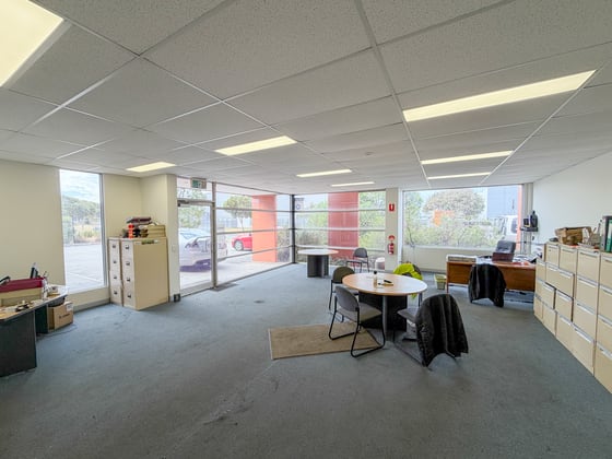 Click to view all images 1/8 Lakewood Boulevard Carrum Downs VIC 3201 - Image 5