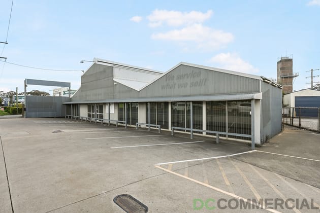 Click to view all images 203-205 Anzac Avenue Harristown QLD 4350 - Image 2