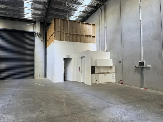 Click to view all images 28 Paramount Boulevard Cranbourne West VIC 3977 - Image 3