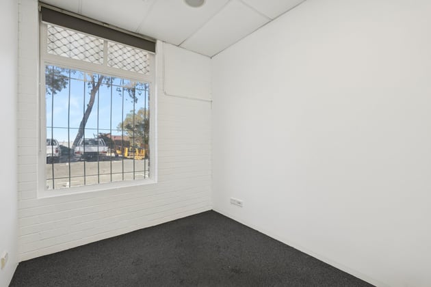 Click to view all images 22/8 Baretta Road Wangara WA 6065 - Image 4