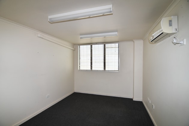 1/13 Leyland Street Garbutt QLD 4814 - Image 2