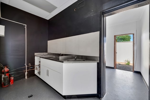 Click to view all images Shop 2/10-12 Coromandel Parade Blackwood SA 5051 - Image 5