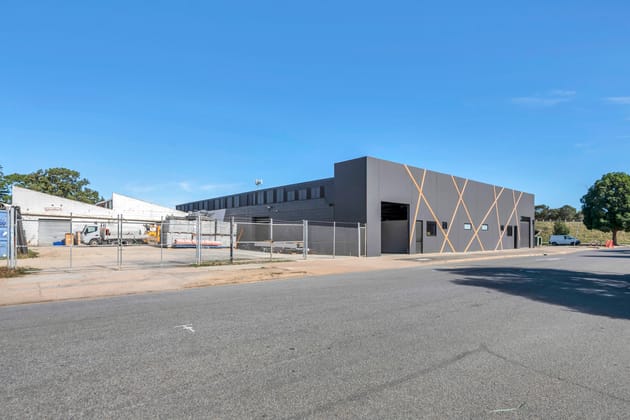 Click to view all images 111 Russell St Rosewater SA 5013 - Image 2