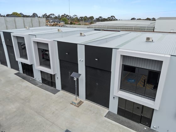 Click to view all images 31 Franklyn Street Huntingdale VIC 3166 - Image 2