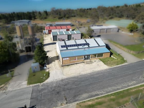 Click to view all images 1, 2 and 3/12 Crawford Street Jindabyne NSW 2627 - Image 2