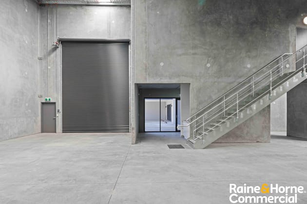 Click to view all images Unit 5/21 Concorde Way Bomaderry NSW 2541 - Image 5