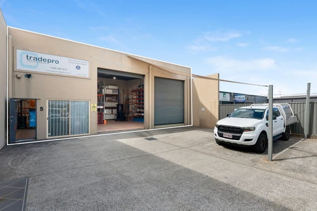 5/9 Barnett Place Molendinar QLD 4214 - Image 2