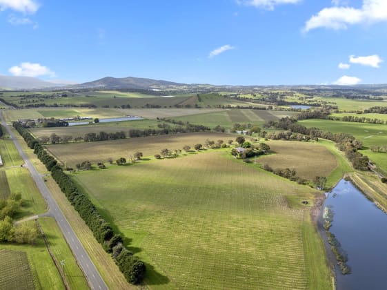 Coombe Farm 11 St Huberts Road Coldstream VIC 3770 - Image 3