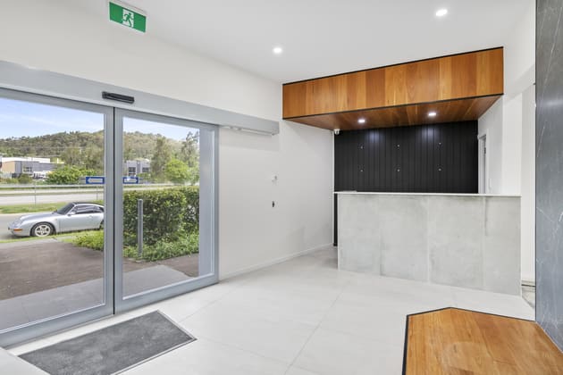 2/33 Central Drive Burleigh Heads QLD 4220 - Image 4